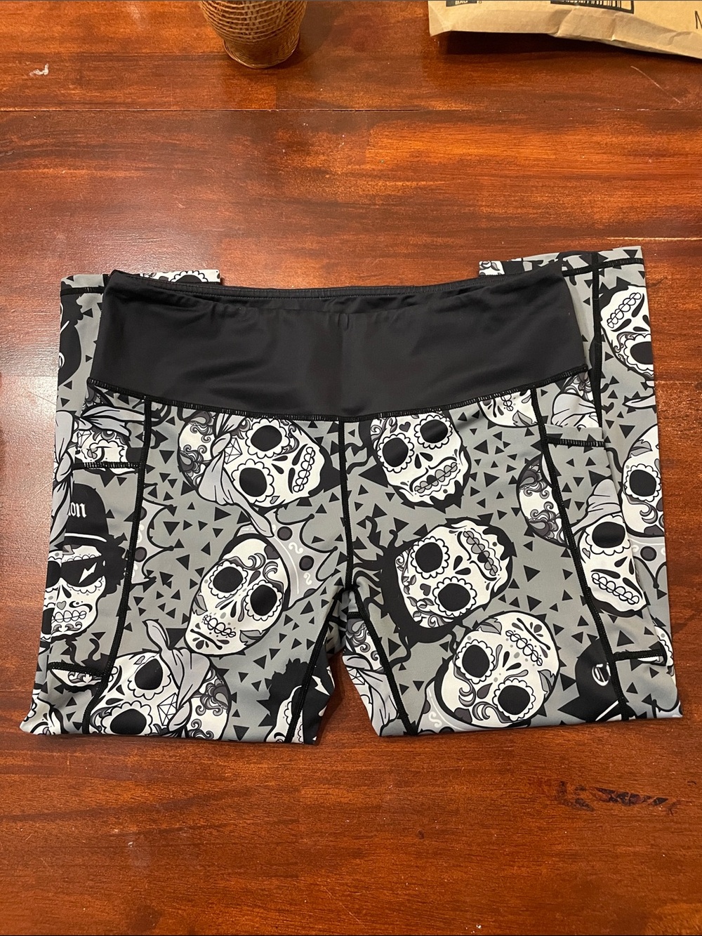 Constantly Varied Gear Black & Gray Skull-Print Capri